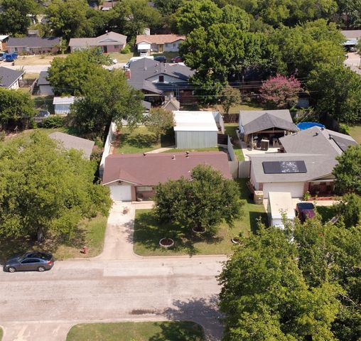 820 Russell Road, Everman, TX 76140