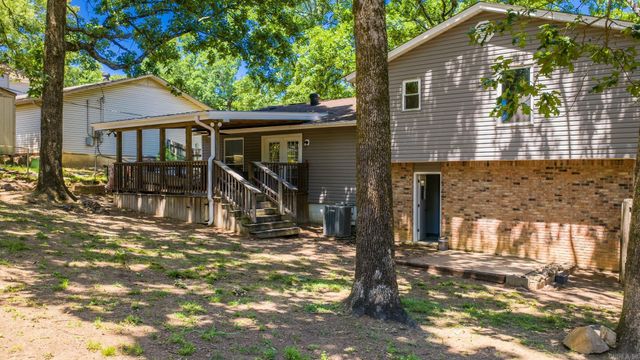 1724 Okmulgee Court, North Little Rock, AR 72116