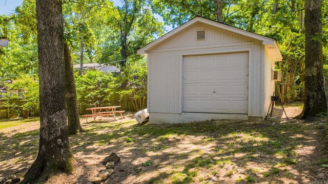 1724 Okmulgee Court, North Little Rock, AR 72116