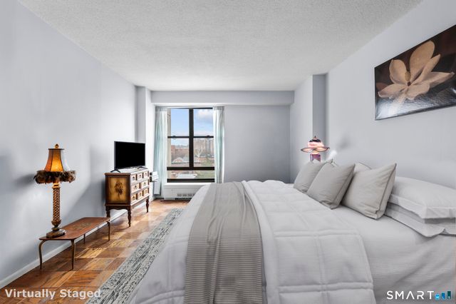 44 Strawberry Hill Avenue 9M, Stamford, CT 06902