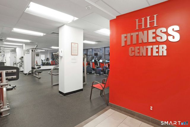 44 Strawberry Hill Avenue 9M, Stamford, CT 06902