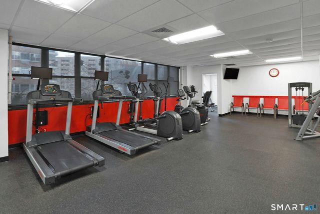 44 Strawberry Hill Avenue 9M, Stamford, CT 06902