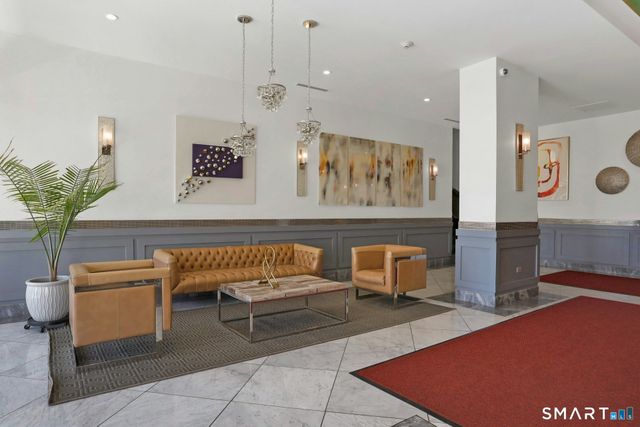 44 Strawberry Hill Avenue 9M, Stamford, CT 06902