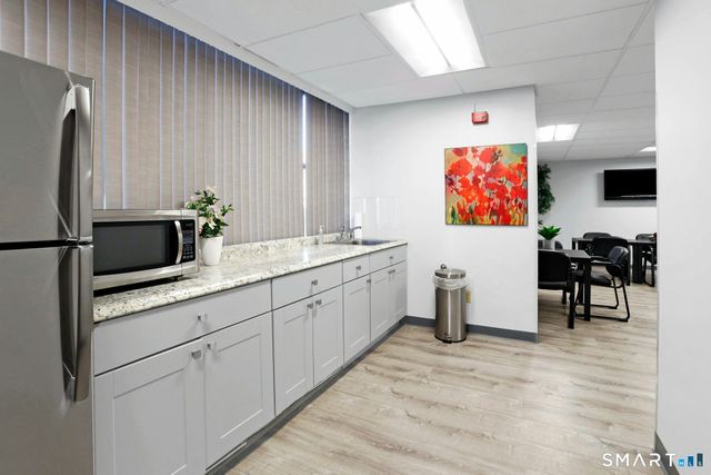 44 Strawberry Hill Avenue 9M, Stamford, CT 06902