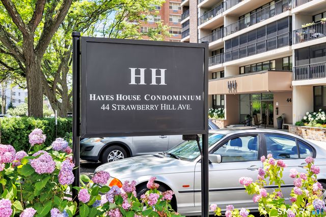 44 Strawberry Hill Avenue 9M, Stamford, CT 06902