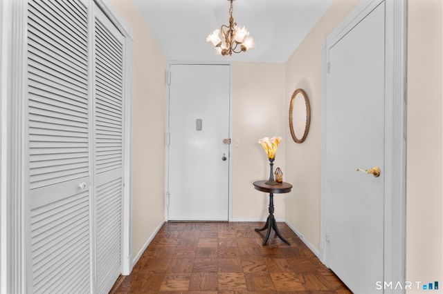 44 Strawberry Hill Avenue 9M, Stamford, CT 06902