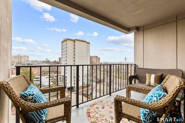 44 Strawberry Hill Avenue 9M, Stamford, CT 06902