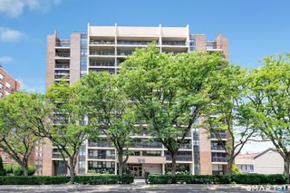 44 Strawberry Hill Avenue 9M, Stamford, CT 06902