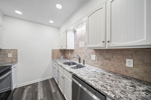 855 Nottingham Drive 65, Gastonia, NC 28054