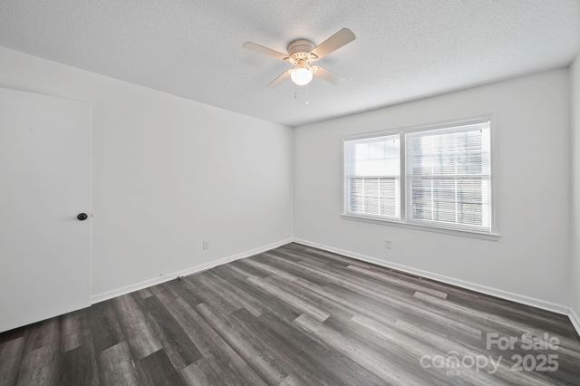 855 Nottingham Drive 65, Gastonia, NC 28054