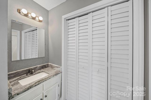 855 Nottingham Drive 65, Gastonia, NC 28054