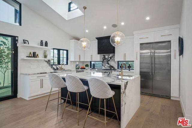 12672 Stanwood Drive, Los Angeles, CA 90066