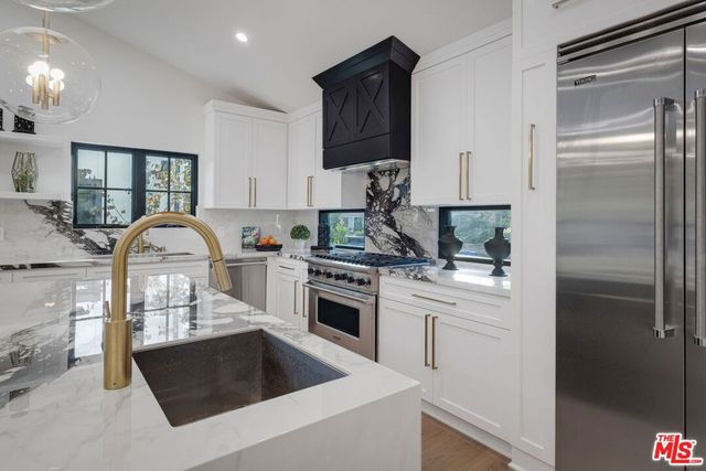 12672 Stanwood Drive, Los Angeles, CA 90066