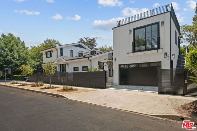 12672 Stanwood Drive, Los Angeles, CA 90066