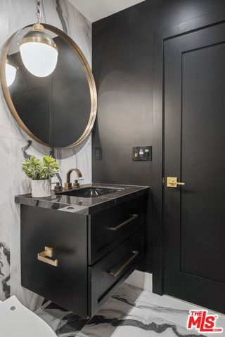 12672 Stanwood Drive, Los Angeles, CA 90066