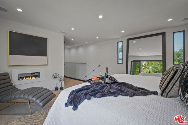 12672 Stanwood Drive, Los Angeles, CA 90066