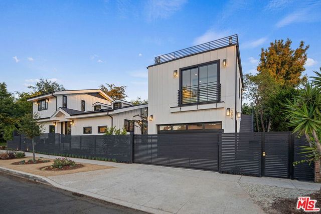 12672 Stanwood Drive, Los Angeles, CA 90066