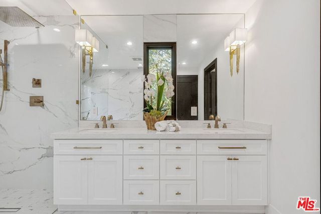 12672 Stanwood Drive, Los Angeles, CA 90066