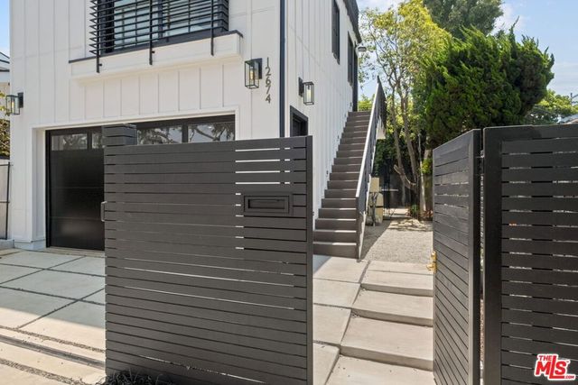 12672 Stanwood Drive, Los Angeles, CA 90066