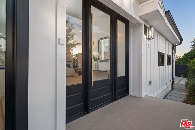 12672 Stanwood Drive, Los Angeles, CA 90066