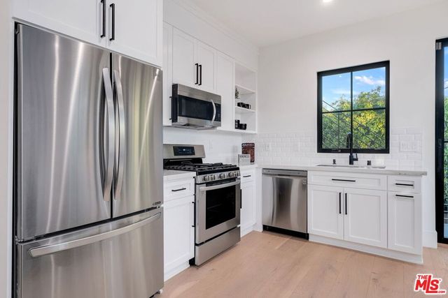 12672 Stanwood Drive, Los Angeles, CA 90066