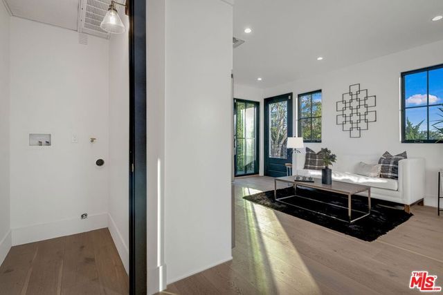 12672 Stanwood Drive, Los Angeles, CA 90066