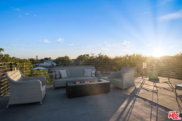 12672 Stanwood Drive, Los Angeles, CA 90066