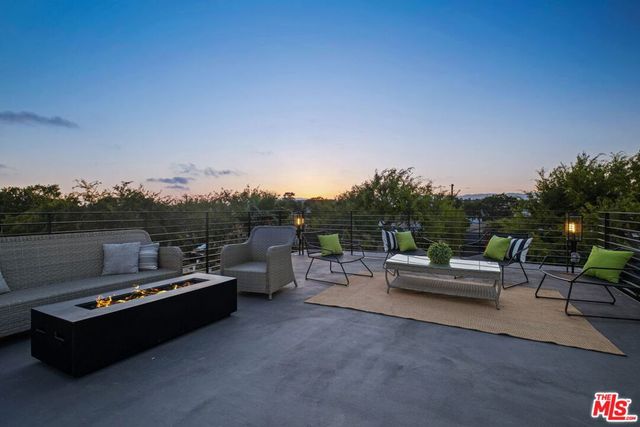 12672 Stanwood Drive, Los Angeles, CA 90066