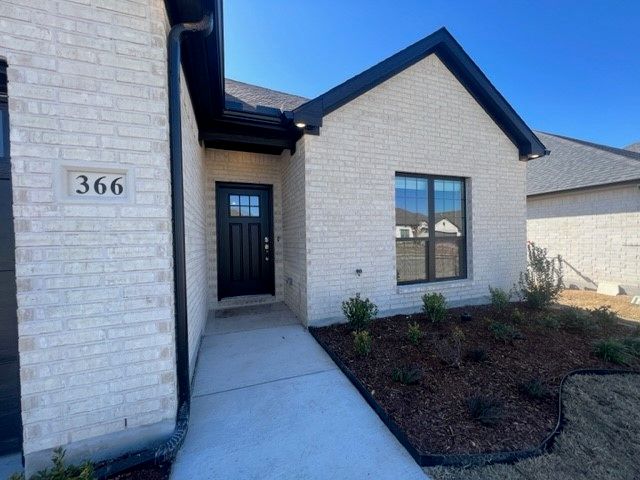 366 Waters Ridge Drive, Lavon, TX 75166