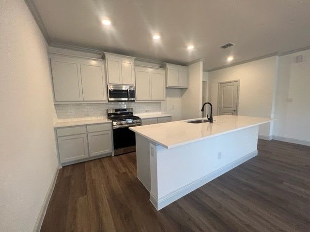 366 Waters Ridge Drive, Lavon, TX 75166