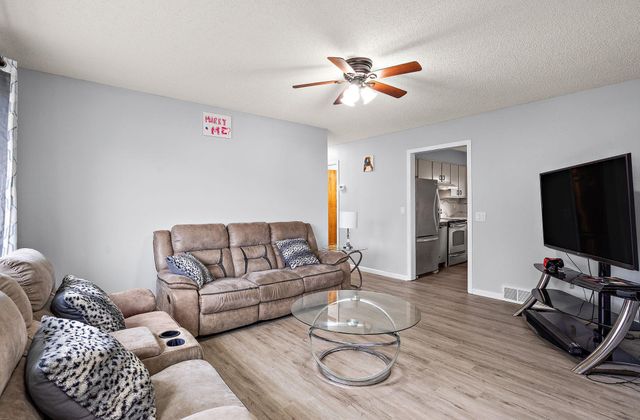 1038 Van Buren Street S, Shakopee, MN 55379