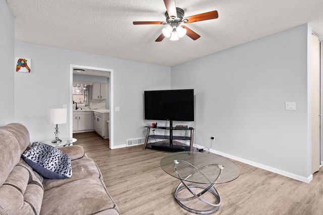 1038 Van Buren Street S, Shakopee, MN 55379