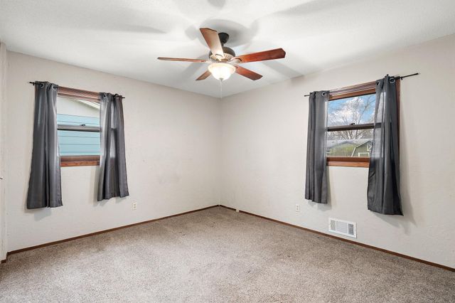 1038 Van Buren Street S, Shakopee, MN 55379