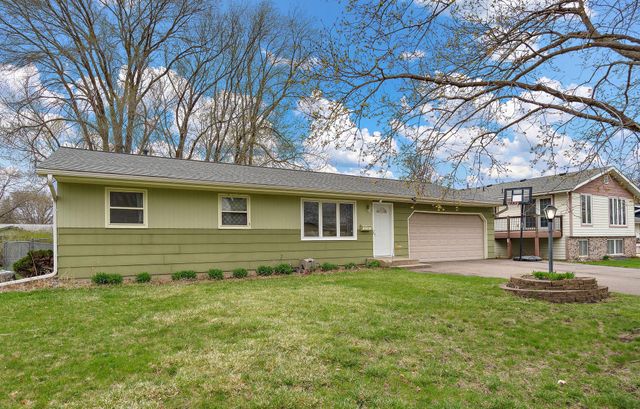 1038 Van Buren Street S, Shakopee, MN 55379