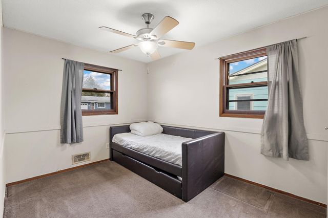 1038 Van Buren Street S, Shakopee, MN 55379