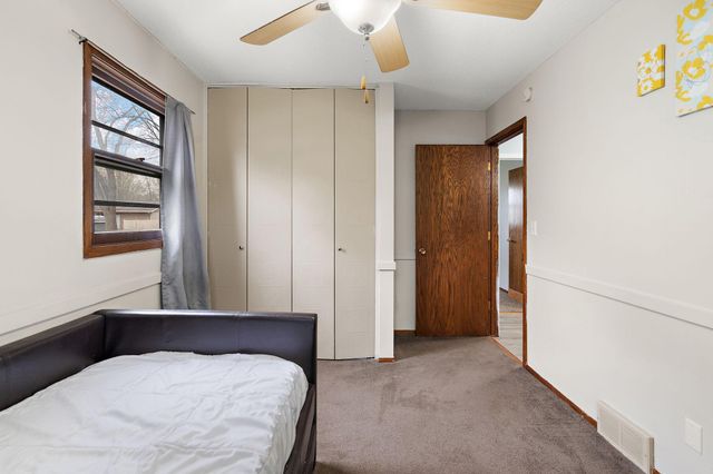 1038 Van Buren Street S, Shakopee, MN 55379