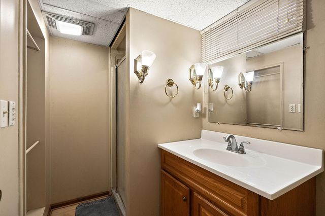 1038 Van Buren Street S, Shakopee, MN 55379