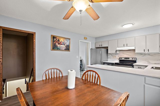 1038 Van Buren Street S, Shakopee, MN 55379