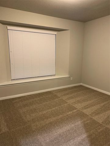 106 Laurel Oak Drive, Red Oak, TX 75154