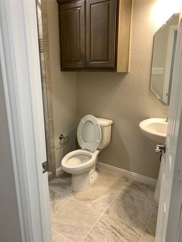 106 Laurel Oak Drive, Red Oak, TX 75154