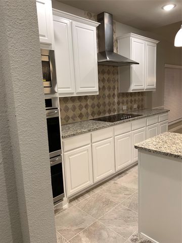 106 Laurel Oak Drive, Red Oak, TX 75154