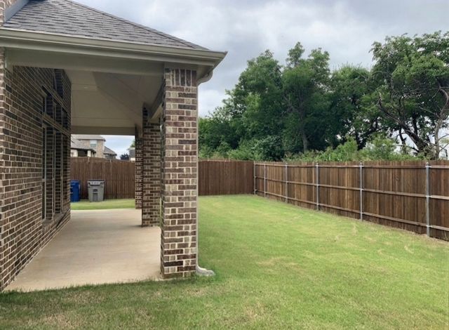 106 Laurel Oak Drive, Red Oak, TX 75154
