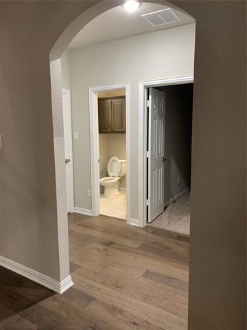 106 Laurel Oak Drive, Red Oak, TX 75154