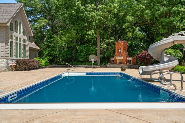 1840 Kleven Lane, Crown Point, IN 46307