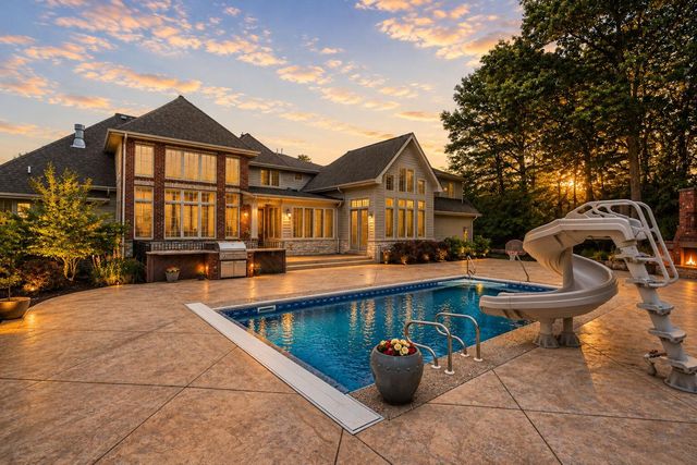 1840 Kleven Lane, Crown Point, IN 46307