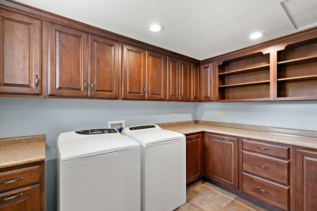 1840 Kleven Lane, Crown Point, IN 46307