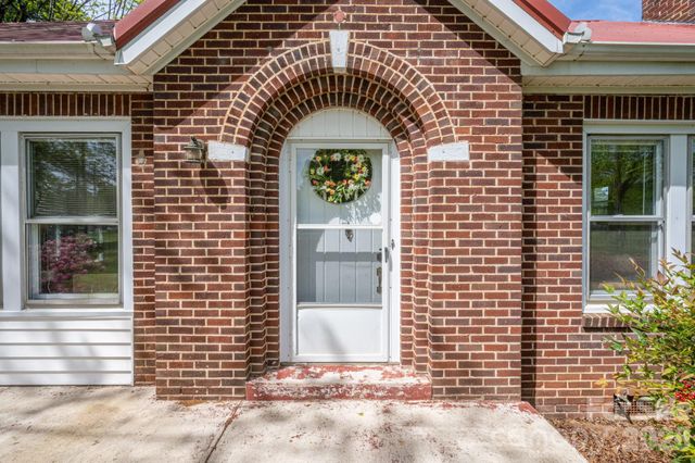 5309 Hickory Grove Road, Stanley, NC 28164