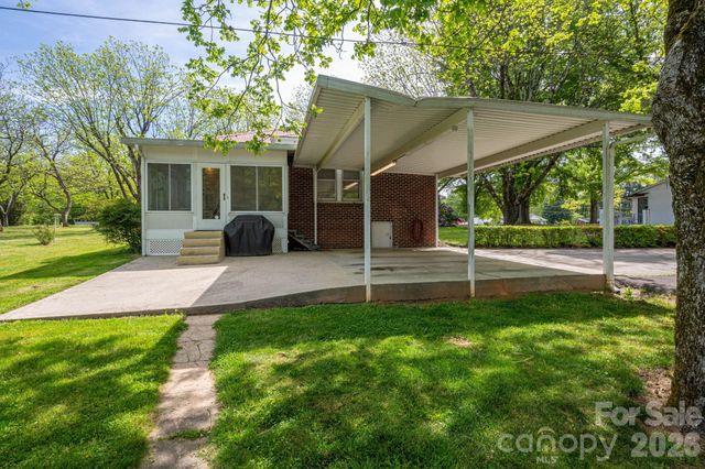 5309 Hickory Grove Road, Stanley, NC 28164