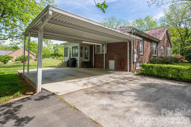 5309 Hickory Grove Road, Stanley, NC 28164