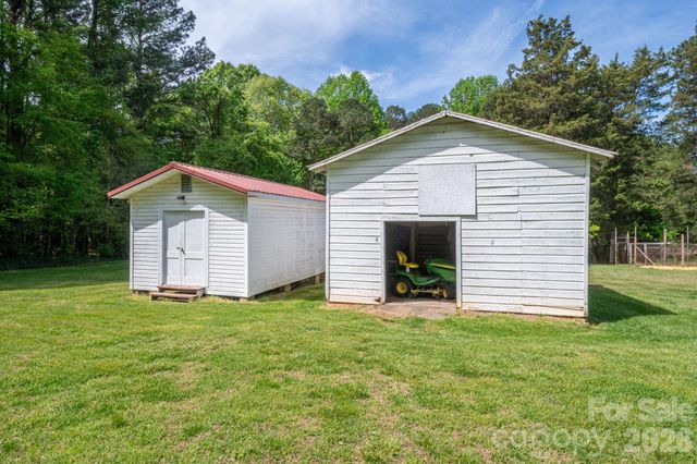 5309 Hickory Grove Road, Stanley, NC 28164